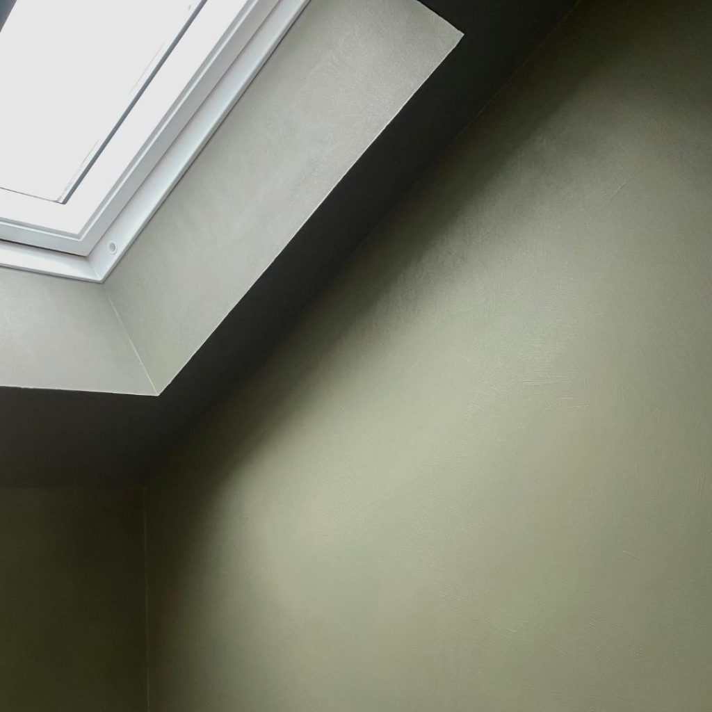 bold green forcrete bathroom design